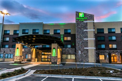 Holiday Inn & Suites Denver Tech Center-Centennial by IHG - Housity