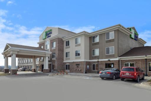 Holiday Inn Express Hotel & Suites Omaha West by IHG - Housity