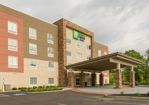 Holiday Inn Express & Suites Jamestown by IHG - Housity
