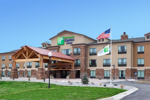 Holiday Inn Express Hotel & Suites Lander by IHG - Housity