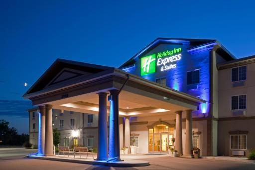Holiday Inn Express Hotel & Suites Eau Claire North by IHG - Housity