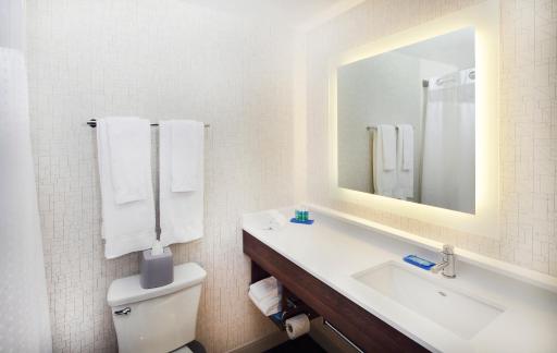 Holiday Inn Express Hotel & Suites Fisherman's Wharf, an IHG Hotel - Housity