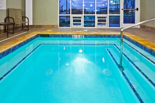 Holiday Inn Express Hotel & Suites Ooltewah Springs - Chattanooga by IHG - Housity