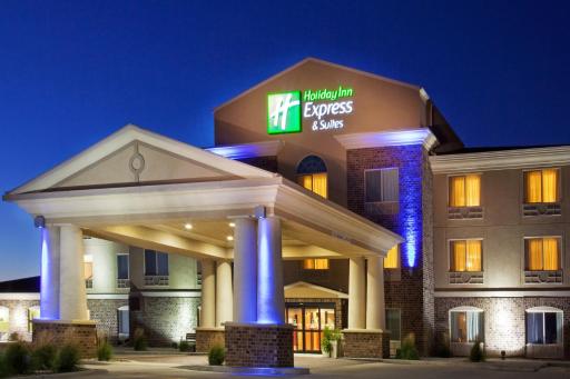 Holiday Inn Express & Suites Sioux Center by IHG - Housity