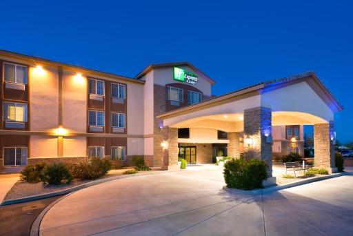 Holiday Inn Express & Suites Casa Grande by IHG - Housity