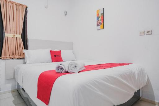 RedDoorz near Jalan Soeprapto Bengkulu - Housity