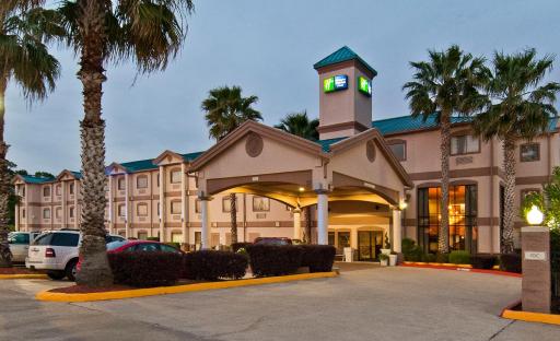Holiday Inn Express Hotel and Suites Lake Charles by IHG - Housity