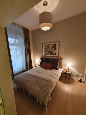 Studio City West - Housity