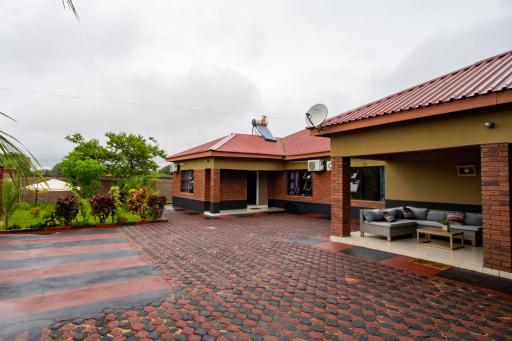 Sweet Holiday Homes - Housity