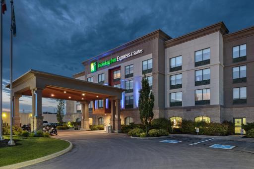 Holiday Inn Express & Suites - Belleville, an IHG Hotel - Housity