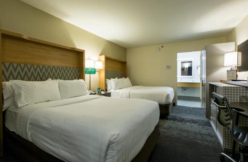 Holiday Inn Chicago North Shore, an IHG Hotel - Housity