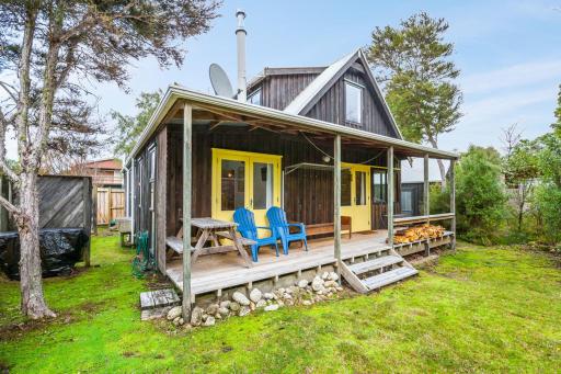 Parehopu Lake House - Taupo Holiday Home - Housity