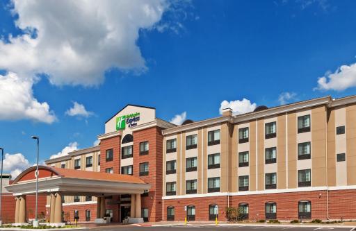 Holiday Inn Express Suites Glenpool - Housity