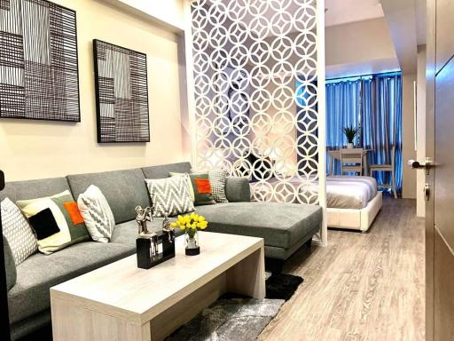 LUXURIOUS and PRESTIGIOUS BRAND NEW UNIT IN EASTWOOD - Housity