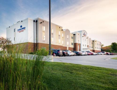 Candlewood Suites Bellevue by IHG - Housity
