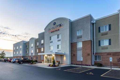 Candlewood Suites Aurora-Naperville by IHG - Housity