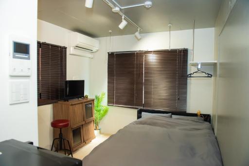 H.W.HILLS.103 - Housity