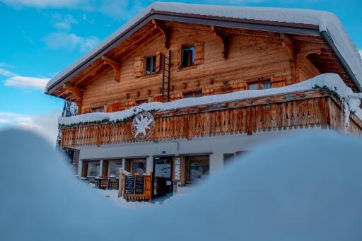 Hotel Edelweiss - Housity