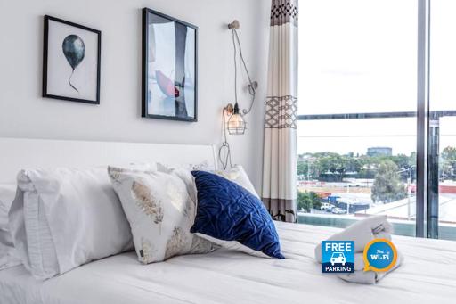 Riverside Living in Portside Wharf Hamilton - Housity