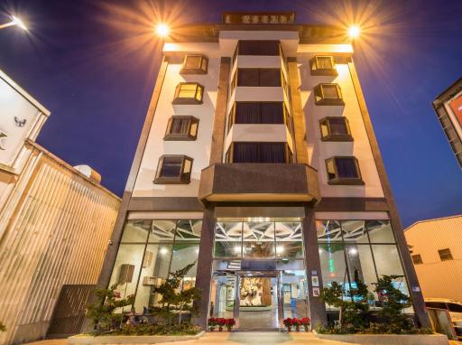 Yadi Hotel - Hizvo