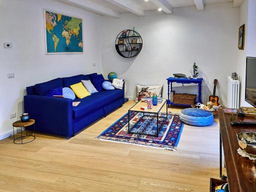 Lady of the Lake - Housity