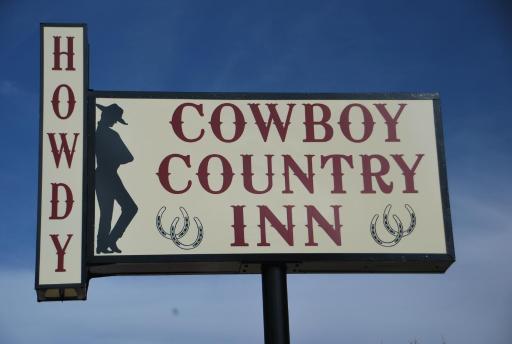 Cowboy Country Inn - Housity