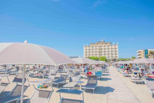 Hotel Adler - Housity