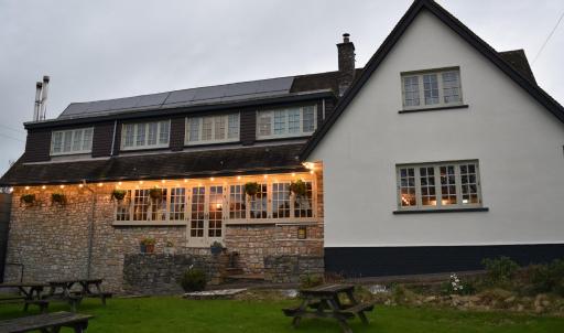 Three Horseshoes Country Inn - Housity