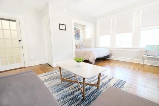 The 1920s Mainstay Studio Flat on Lower Greenville - Housity
