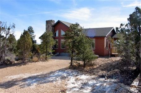 Stone Canyon Inn - Housity
