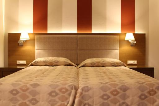 Achilles Hotel - Housity