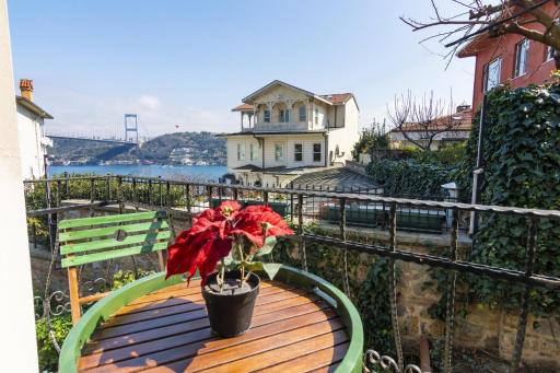 Stunning Duplex with Amazing Bosphorus View - Housity