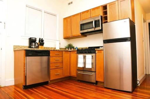 Stylish Apartment in Malden. 20 min from Boston - Housity
