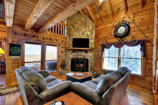 Hilltop Hideaway - Housity