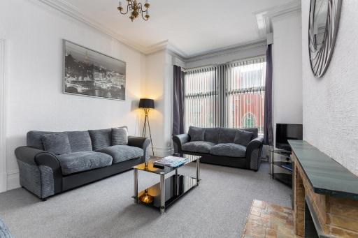 Raikes Parade Victorian Holiday Home - Blackpool Resort Collection - Housity