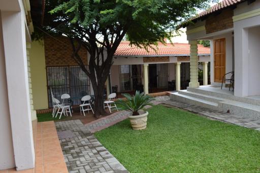 Kamogelo Guest House - Housity