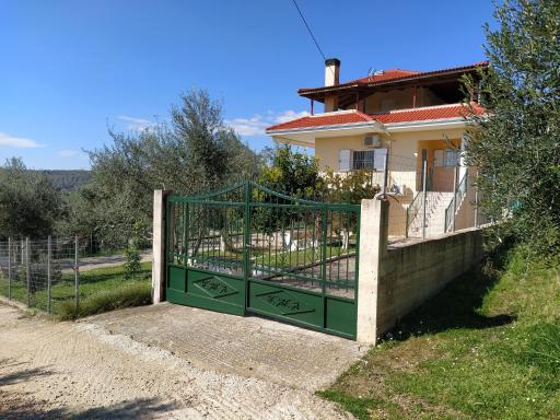 Loutro House Σπίτι με θέα - Housity