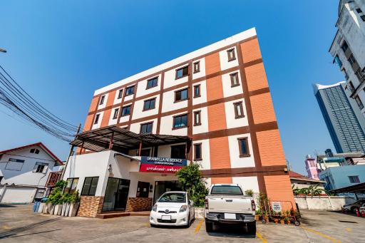 Grannylla Charoenkrung - Housity