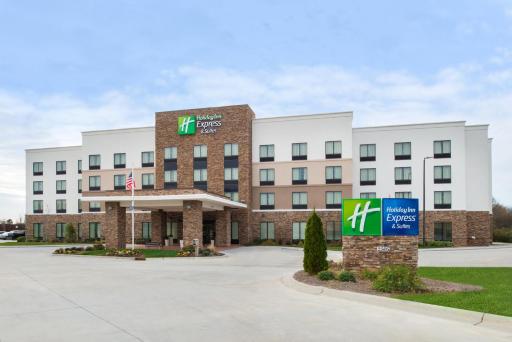 Holiday Inn Express & Suites Monroe, an IHG Hotel - Housity