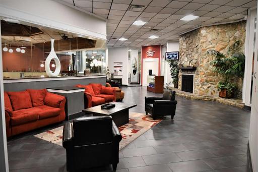 Ramada by Wyndham Jacksonville Hotel & Conference Center - Housity