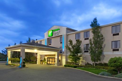 Holiday Inn Express & Suites Alliance by IHG - Housity