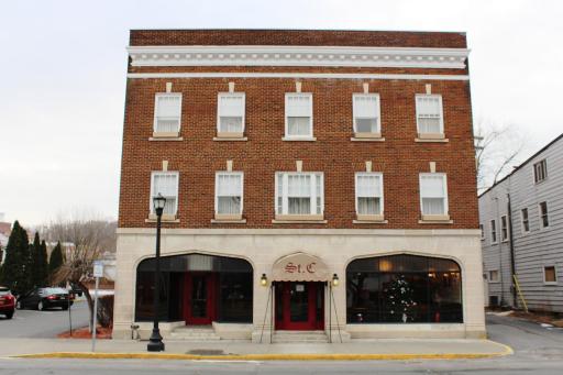 St Charles Hotel Downtown Hudson - Housity