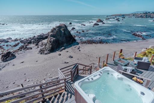Surfscape Beach House, Private Beach & Ocean views - Housity