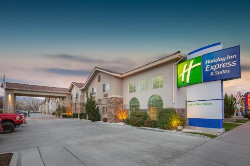 Holiday Inn Express Hotel & Suites Bishop by IHG - Housity