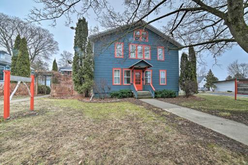 Walk to Waterfront Dtwn Sturgeon Bay Retreat! - Housity