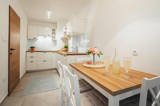 Apartment Via Mons - Housity