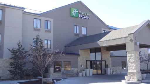 Holiday Inn Express Hotel Kansas City - Bonner Springs by IHG - Housity