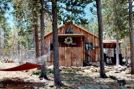 Lil' Frying Pan Cabin - Housity