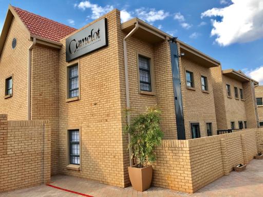 Camelot Guest House & Apartments - Housity