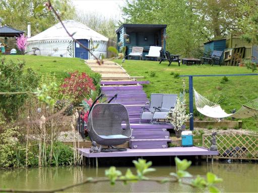Bluebell Yurt with Private Hot Tub and fishing - Housity